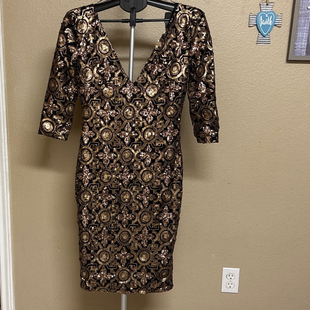 Agaci- Elegant Black and Gold Patterned Dress